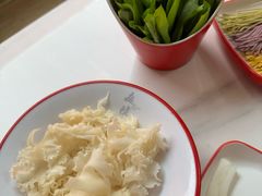 -毛辣果·贵州红酸汤牛肉火锅(西单店)