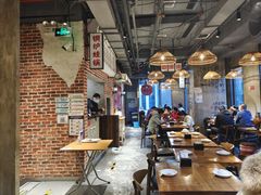 大堂-炉小二铜锅牛蛙•川湘菜(三里屯店)