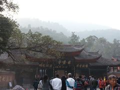 -峨眉山报国寺