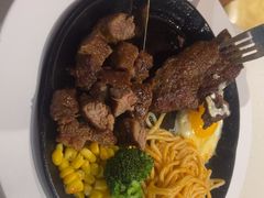 -汤姆家的牛排意面披萨(新城市广场店)
