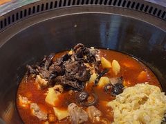 -山河屯铁锅炖·非遗东北菜(南山店)