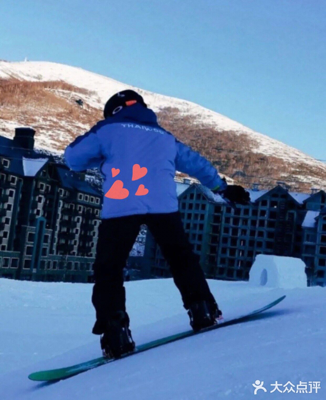 哇哦，滑雪的小朋友真是太可爱啦！