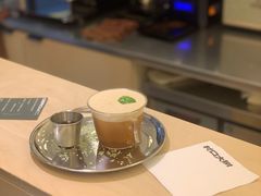 爽朗的咖啡师-村口大树(长乐路店)