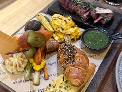 -Mark&Mars Restaurant
