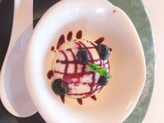 蓝莓豆腐冰淇淋-三号黄浦会Canton Table