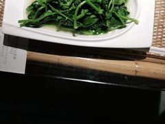 清炒豌豆苗-渝信川菜 · 川味家常菜(长安店)