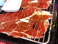 铺天盖地火牛寿司（2枚）-仙隐小鹿中華の日料(荣民龙首广场店)