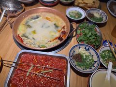 -洱火云南酸菜牛肉火锅(石景山当代商城店)