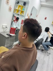 -LILI·HAIR SALON理理造型