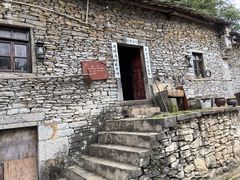 -高荡千年布依古寨旅游景区