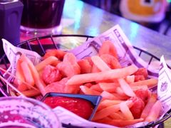 -UP嘻哈酒吧(粉巢店)