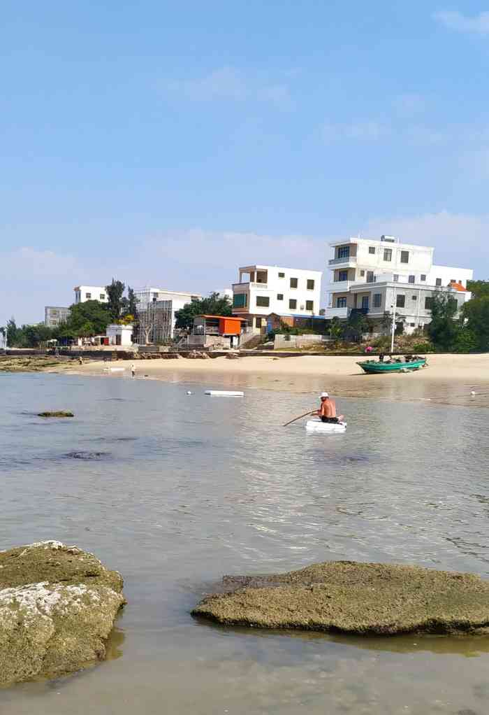 港门村社区-"地点:港门村社区,在河东路,三亚市教育局.