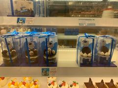 面包甜点陈列柜-好利来(高新枫叶广场店)