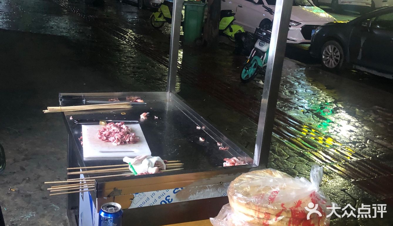 西区花园里的一家新疆烤羊肉,真心好吃