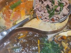 -洱火云南酸菜牛肉火锅(石景山当代商城店)