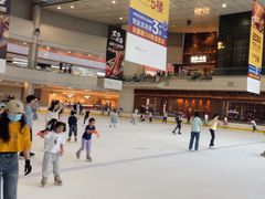 -冰纷万象滑冰场(深圳万象城店)