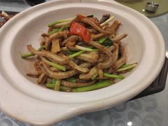 -郑猛记石岐鸽主题餐厅(长江店)