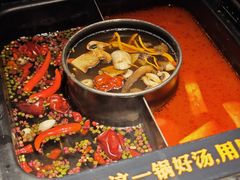 -老牌坊云南鱼豆花火锅(哈西万达店)
