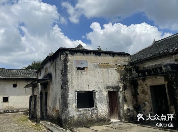 古镇游大万世居