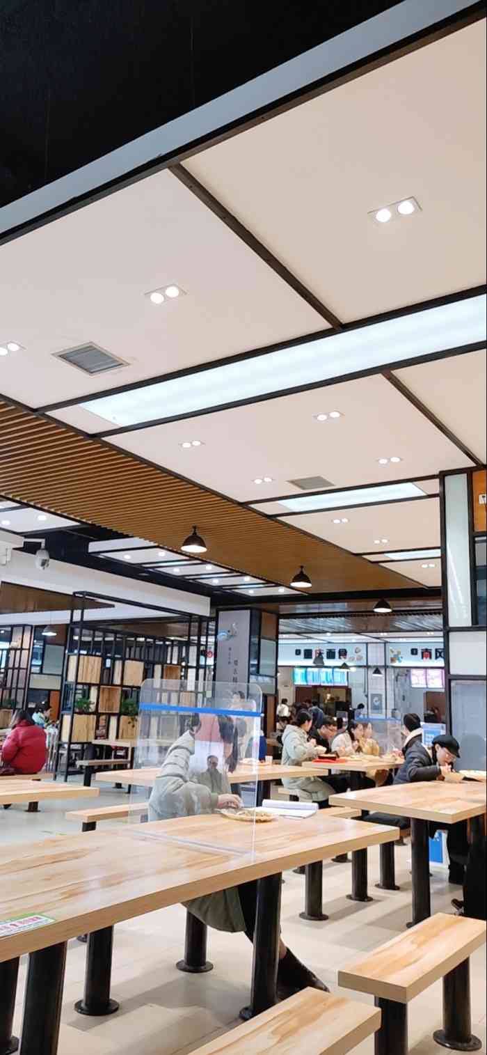 重庆大学虎溪校区第三食堂-"三食堂相对于一二食堂逊色一点,但是还是