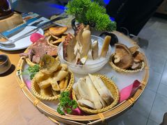 -菌彩云南野生菌火锅(万达广场店)