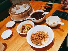-诚铭记·虾仁汤包·成都小吃(融创店)