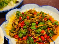 双椒肥肠-百年粉蒸牛肉