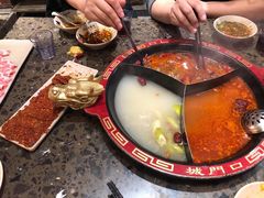 三味锅-椒香城门口老火锅(虎门店)