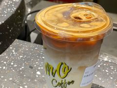 燕麦拿铁-TIMO COFFEE 阿拉校园面包