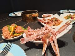 -雍容荟帝王蟹活龙虾展台自助(IFS黑金店)
