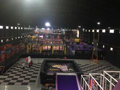 -嘿哟动霸CHUA·新潮玩运动娱乐中心·蹦床滑冰团建乐园