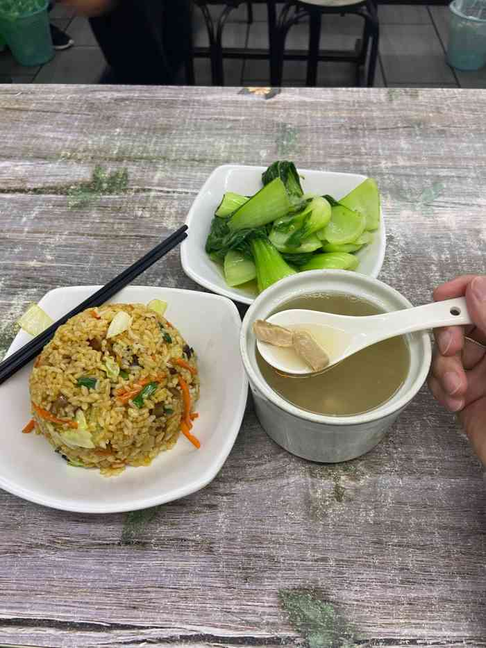 食莆记(金工路店"这家店在创意园对面,中午吃饭的人还挺多的.