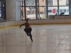 -冰纷万象滑冰场(深圳万象城店)