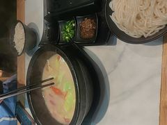 -鸡汤过桥·过桥米线