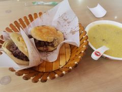 -闫家驴肉老店(华电一校店)