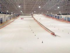-乔波室内滑雪场