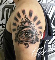 -SNOW TATTOO STUDIO