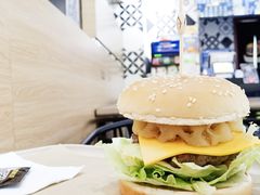 凤梨牛肉汉堡-牛纽塔·牛人堡(群众路店)
