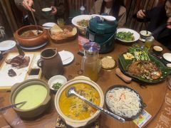 -老滇山寨•云南特色菜•地方菜•民族风情歌舞表演(金碧店)