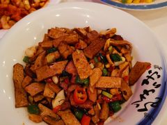 -鑫巴蜀小镇 · 水煮鱼专研店(玉桥店)