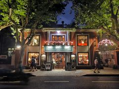 门面-古董花园(思南路42弄小区店)