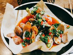 -he’s何师烧烤(世豪广场店)