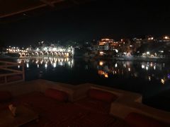 -Lake Shore Hotel & Restaurant