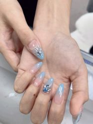 -芊屿芊浔美甲
