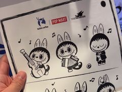 -瑞幸咖啡(华新地铁站地下商业街店)