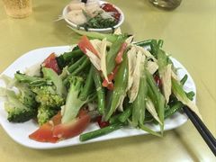 -伊黎园牛羊肉泡馍馆(向阳路商贸街店)