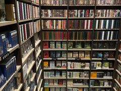 -钟书阁(群光广场店)