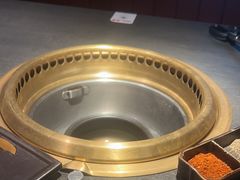 -铭牛烧肉·和牛海鲜自助(高新月牙湖店)
