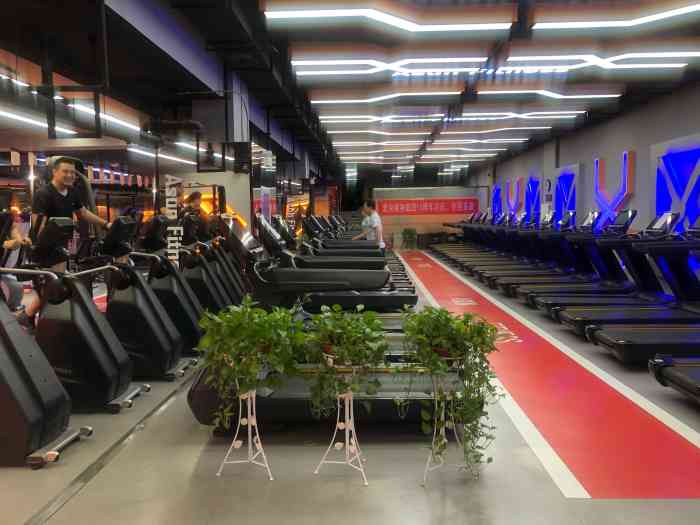 爱尚健身(怡海店)-"这是一家**!办卡的时候千好万好,什么都.