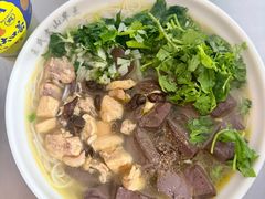 -文山荷鲜居(翠湖店)